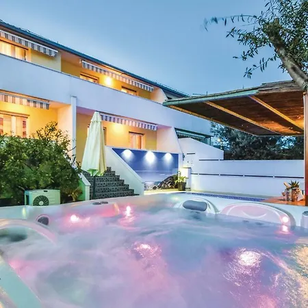 Holiday Kastel Stafilic Njiva Sv.petra Trogir