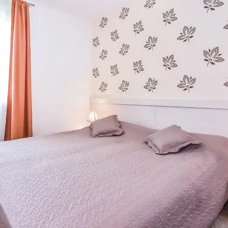 Holiday home Holiday Kastel Stafilic Njiva Sv.petra