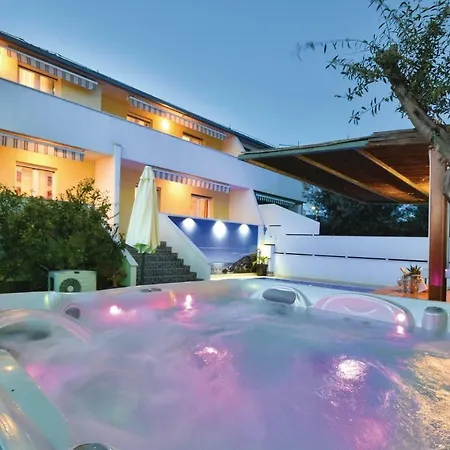 Holiday home Holiday Kastel Stafilic Njiva Sv.petra Trogir
